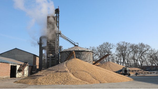 扭虧為盈，糧食烘干用上秸稈打捆直燃鍋爐就是省